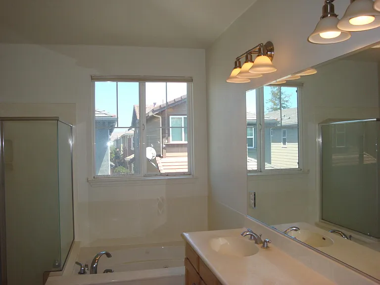 613 S 22nd St — Photo 2