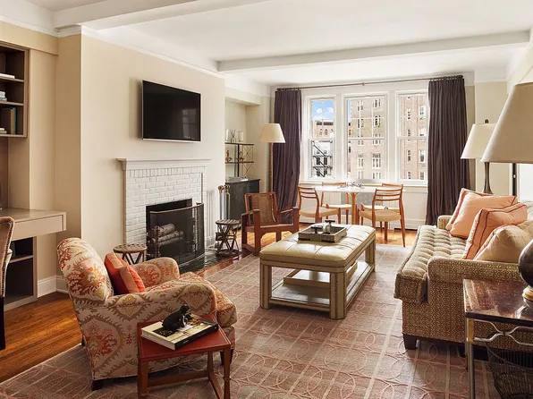 302 W 12th St APT 6D, New York, NY 10014