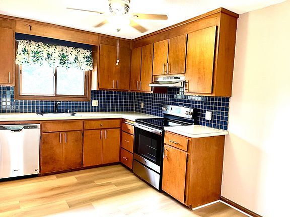 5th image of 1509 Summer Hill Dr Unit 1509