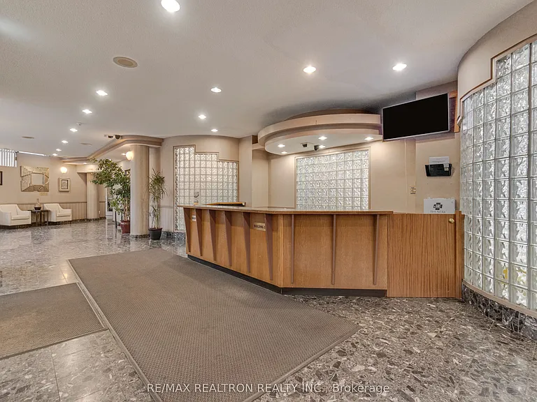 25 Trailwood Dr #2403 — Photo 3