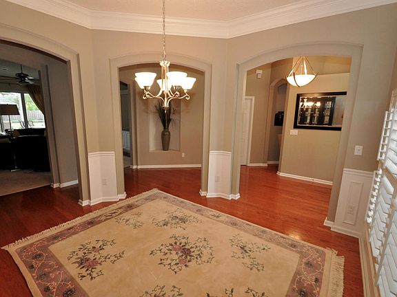 5th image of 832 Templeton Ln
