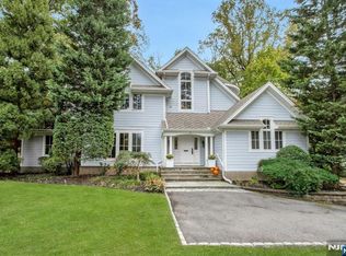 5 Leslie Pl, Tenafly, NJ 07670