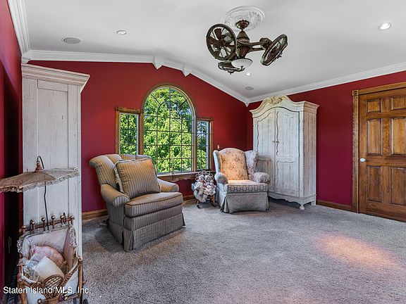 4th image of 271 Lafayette Ave