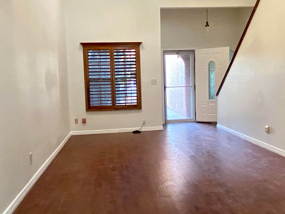 4th image of 10922 Highwood Way