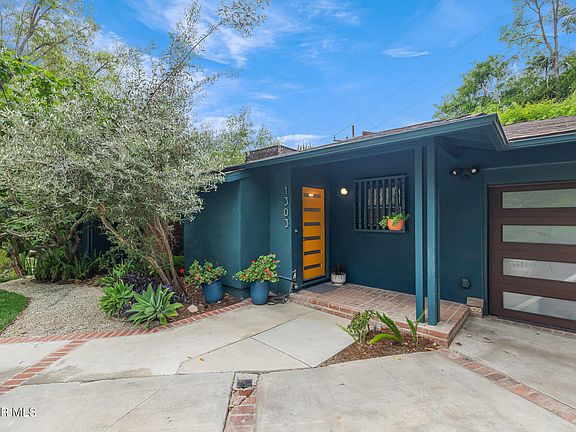 3rd image of 1303 Oak Hill Pl