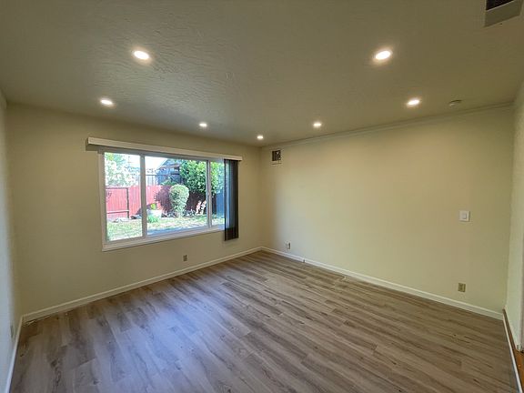 5th image of 3776 Lindero Dr