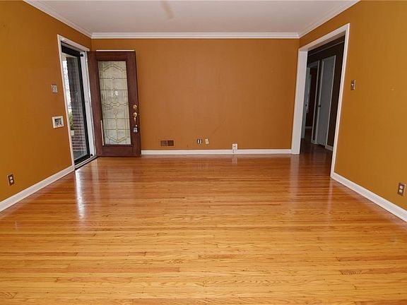 4th image of 1225 N Whittier Pl