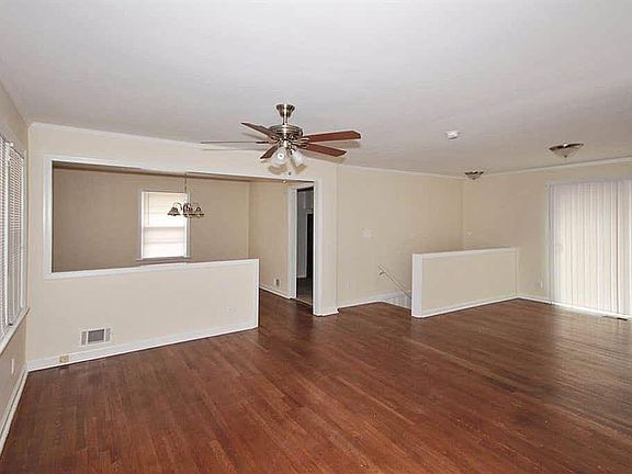 3rd image of 3260 Woodview Dr SE