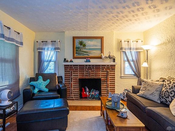 3rd image of 2733 Winburn Ave