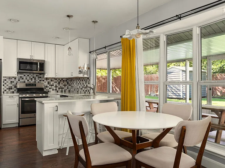 1012 Red Cliff Dr — Photo 10
