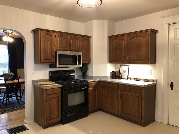 2nd image of 514 N Alameda Ave