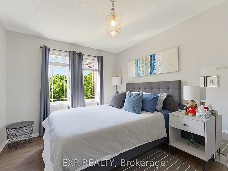 2215 Silverado Cres — Photo 23