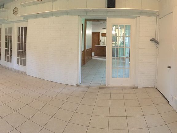 5th image of 209 N Amherst Dr