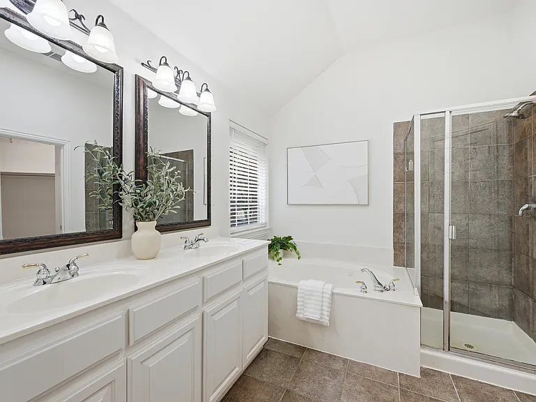 15921 Twin Cove Dr — Photo 27
