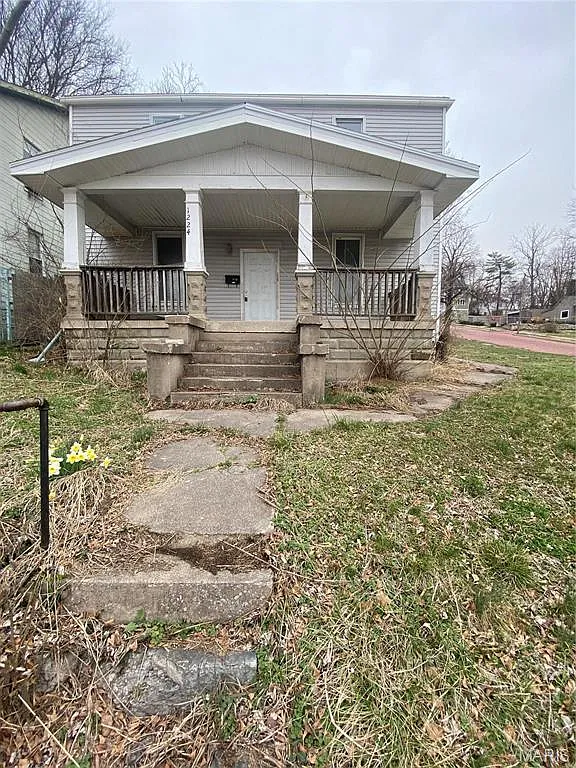 1224 E 4th St photo 1