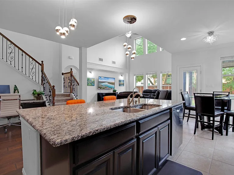 5724 Siragusa Dr — Photo 16