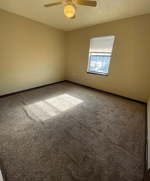 1416 Delplaza Dr #D — Photo 9