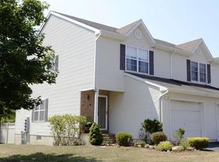25 Lorenzo Ct, Aberdeen, NJ 07747