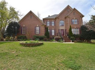 5711 Silchester Ln, Charlotte, NC 28215