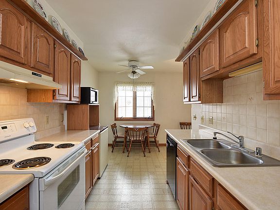 3rd image of 530 N Silverbrook Dr Unit 313