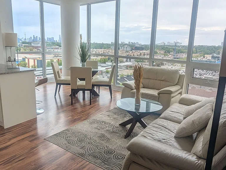 35 Brian Peck Cres #Penthouse 18 — Photo 6