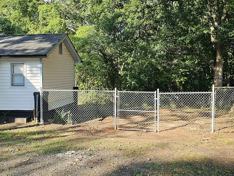 1040 East Dr — Photo 5