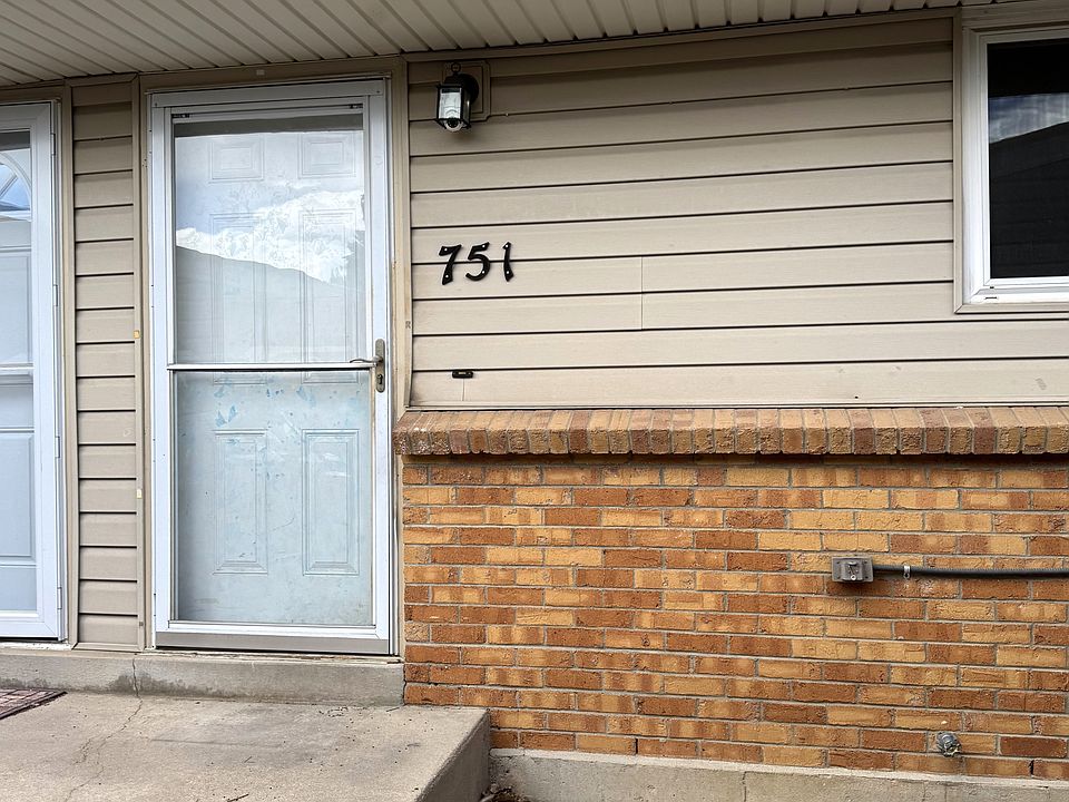 1st image of 751 W Cleveland Cir #1