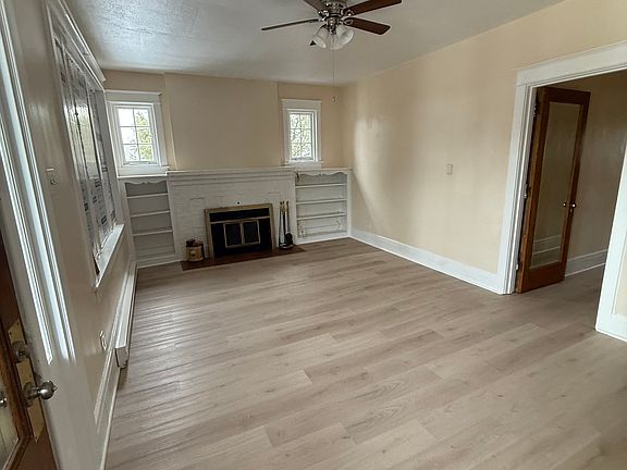 2nd image of 1840 W Woodlawn St Floor 1