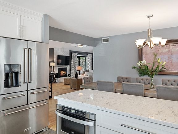 4th image of 27 Blue Jay Way