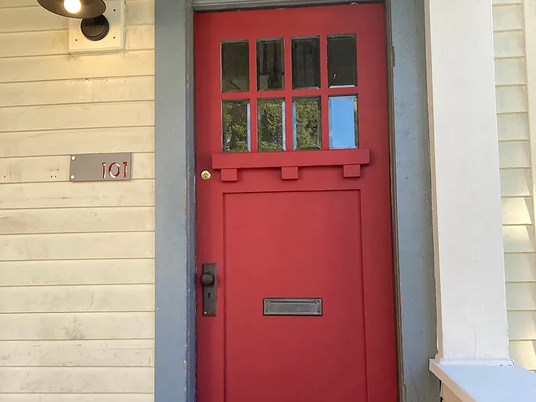 612 E Magnolia St — Photo 2