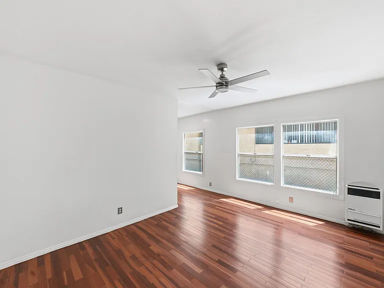 1427 N Kingsley Dr #108 — Photo 2