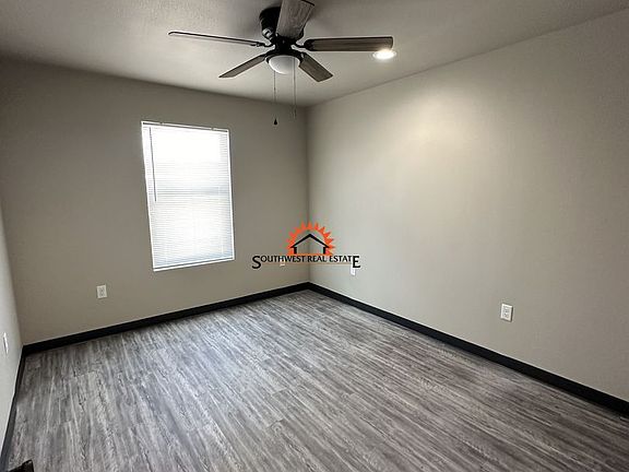 5th image of 1500 S Avenue G #B