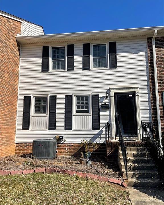 1st image of 3217 C Regents Park Ln