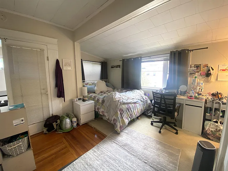 24-26 Burnham St #2 — Photo 12
