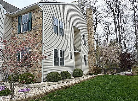 2nd image of 213 Beckington Ct