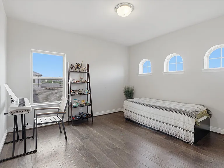 11218 Oudney Ct — Photo 33