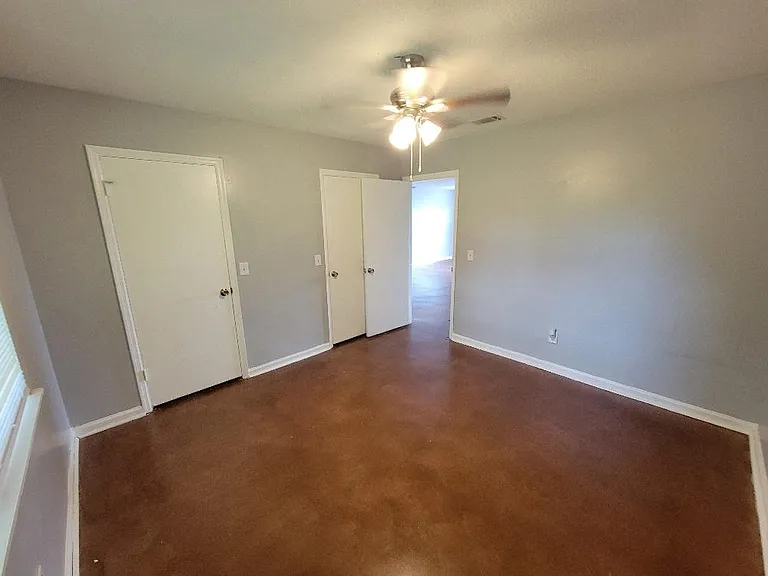 105 Maple Dr #B — Photo 10