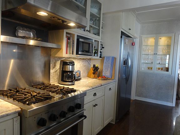4th image of 1116 Marion Dr