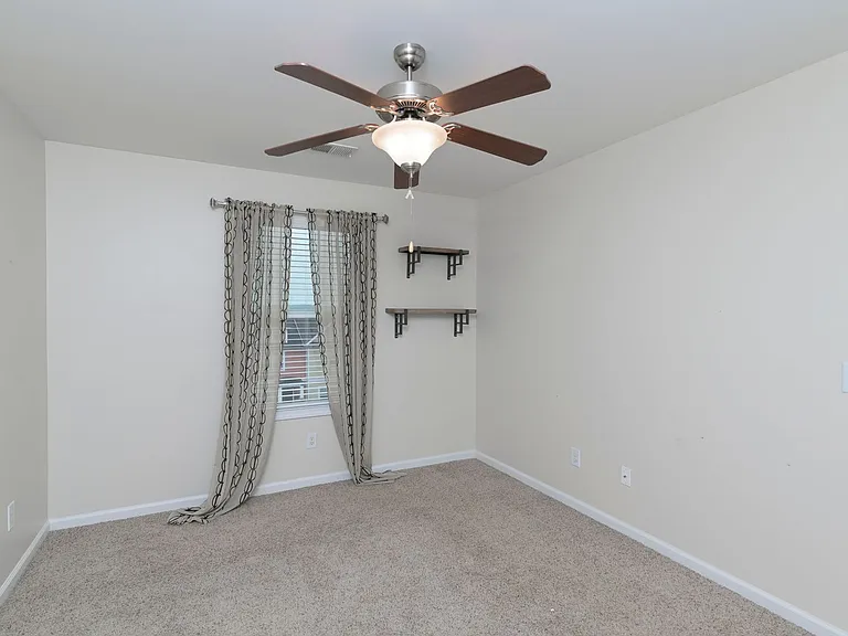 1811 Pulaski St — Photo 22