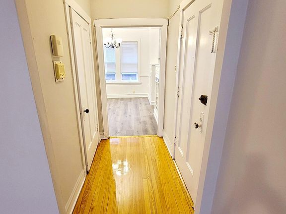 4th image of 4805 N Hermitage Ave #1