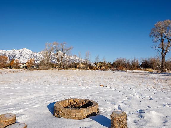 4th image of 575 Ponderosa Dr