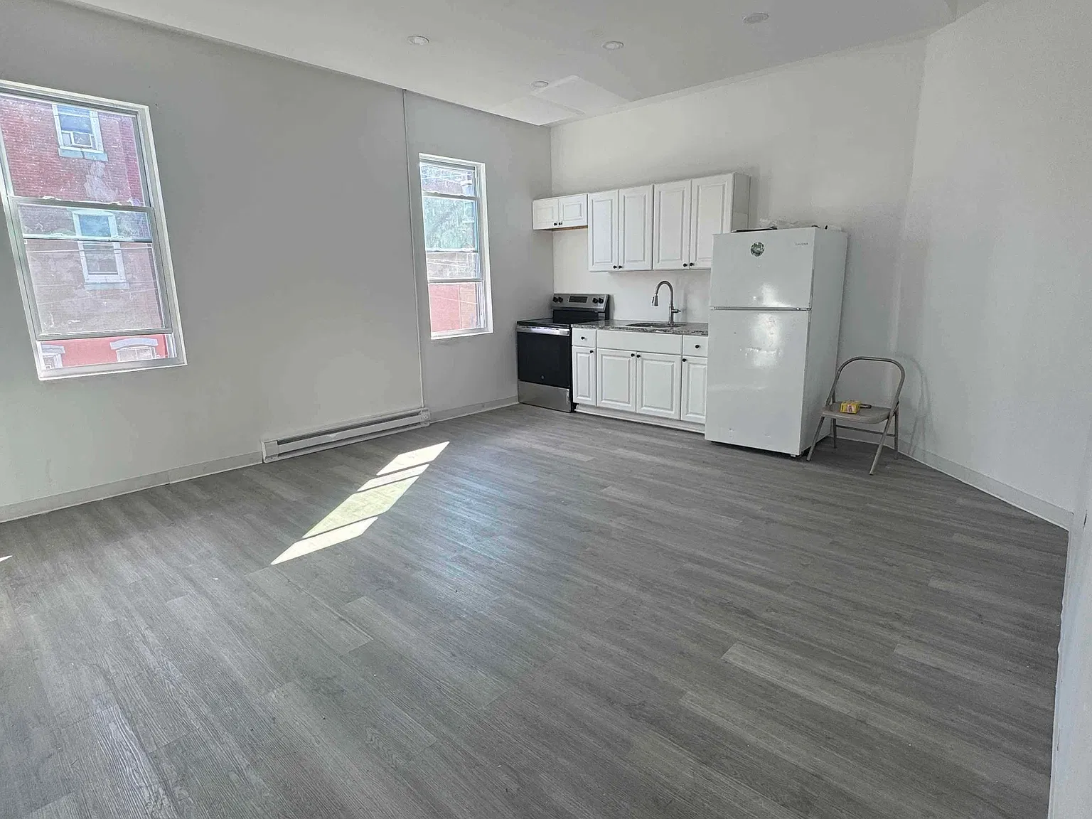 6 bed, 5900 sqft, $800 — Photo 2