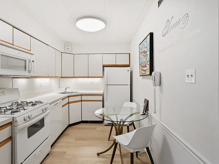 Park Place One Apartments — Photo 11