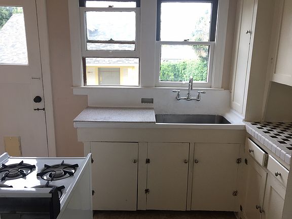 5th image of 1314 Laguna St APT B