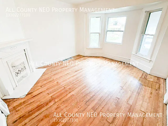 519 E 103rd St — Photo 10