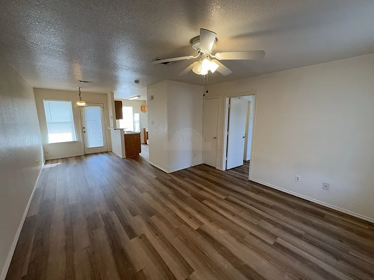 1709 Spring Rose, Killeen — Photo 3