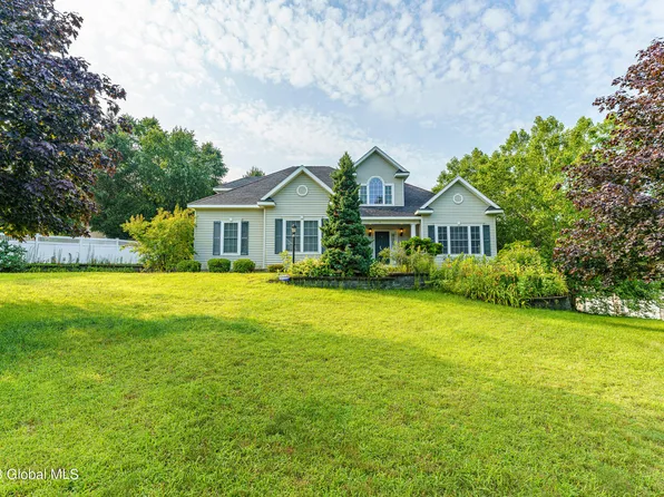 3 Hilton Court, Loudonville, NY 12211