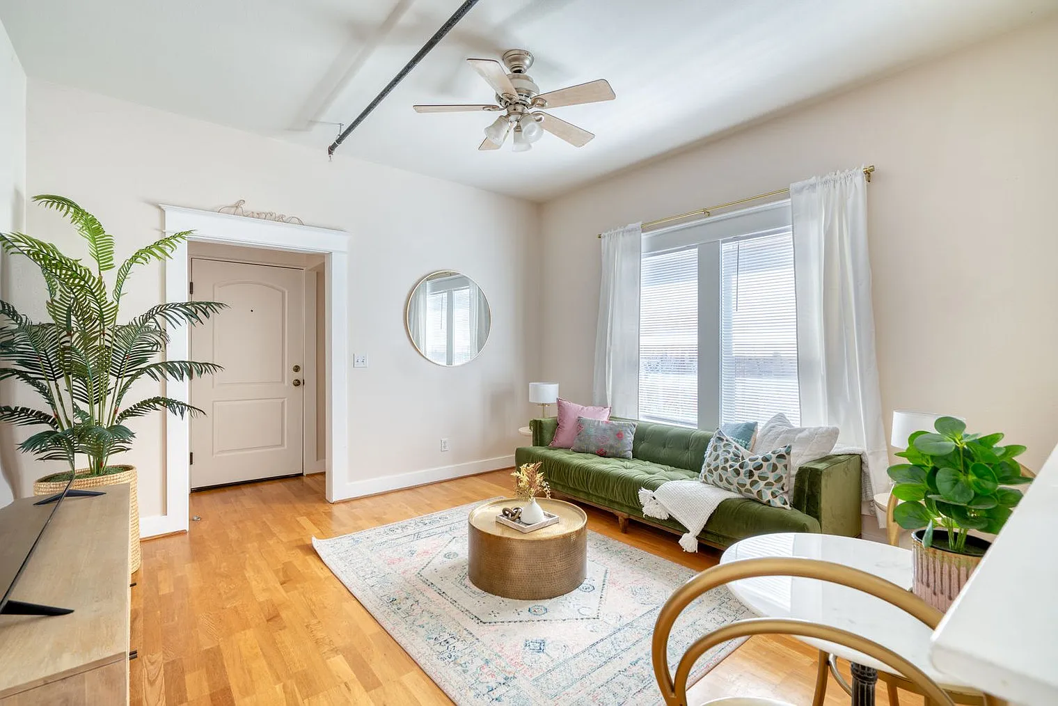 1 bed, 1.0 bath, 548 sqft, $2,546 — Photo 4