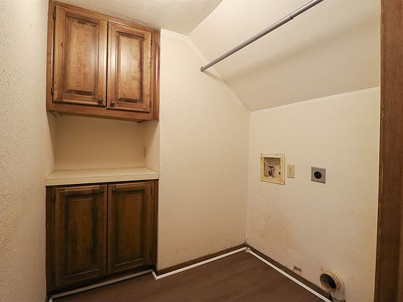 4th image of 1523 Riverside Dr #1523