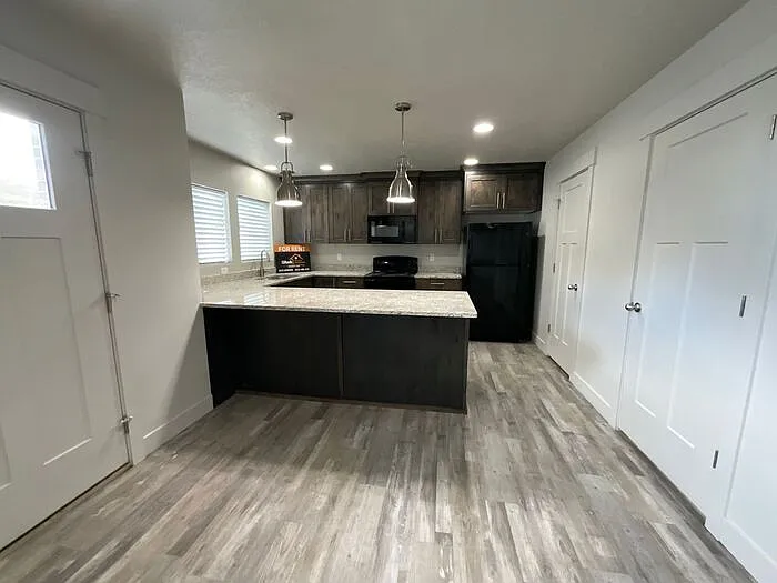 3 bed, 2.5 bath, 2700 sqft, $2,275 — Photo 3